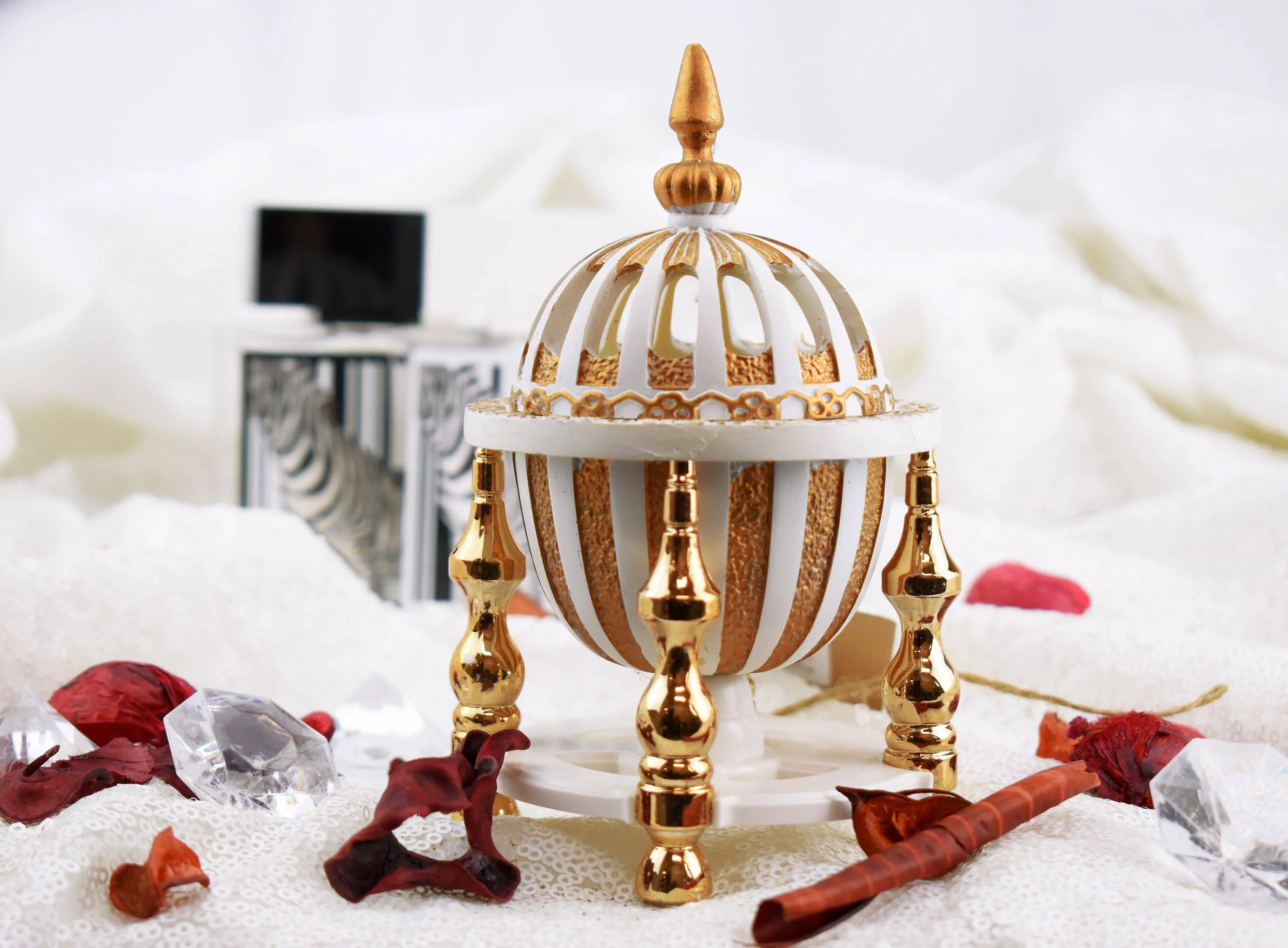 4 Pillar Resin Dome Style Incense Bakhoor/Oud Burner - White - Image 5