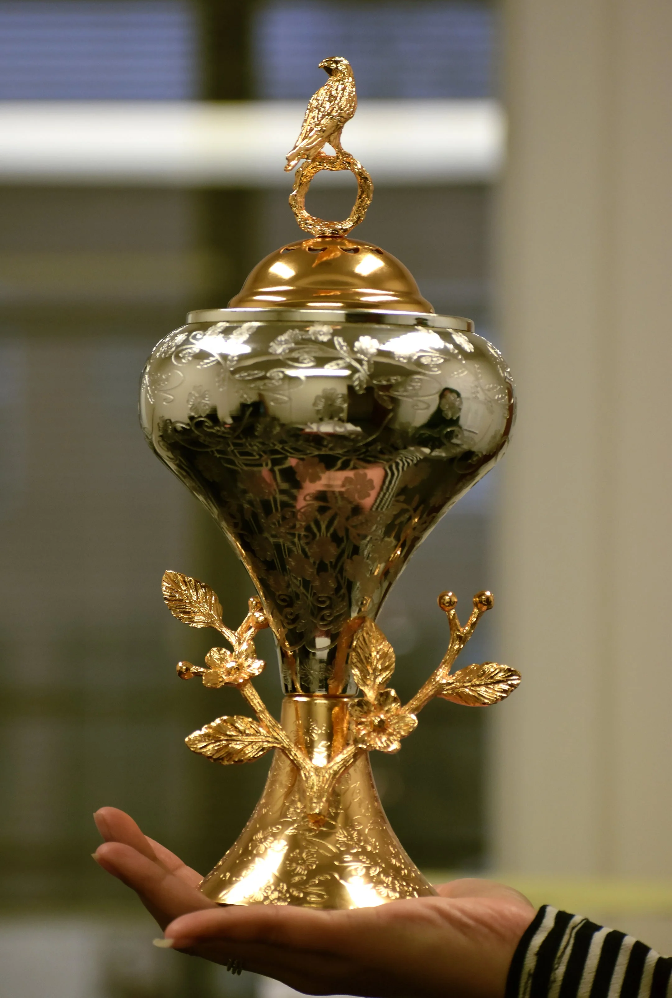 Lamp Style Flower Designs Closed Bakhoor/Incense Burner with Bird Lid - 8 Inch - Image 5